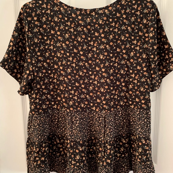 Paper Crane Tiered Ditzy Top - Picture 3 of 4